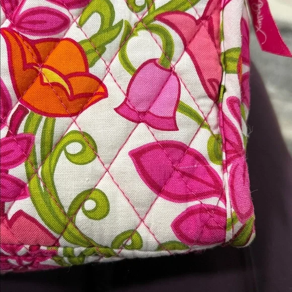 Vera Bradley insulted lunch tote. Great condition with a few light spots. - Picture 7 of 10